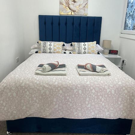 Penlea ~ 1 Bedroom Flat With Harbour View Тарбърт Екстериор снимка