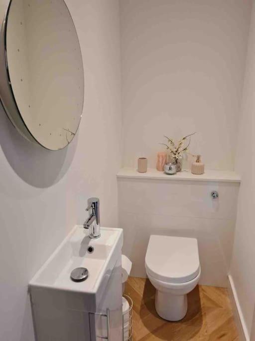 Penlea ~ 1 Bedroom Flat With Harbour View Тарбърт Екстериор снимка
