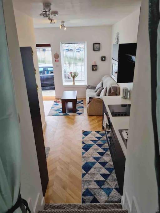 Penlea ~ 1 Bedroom Flat With Harbour View Тарбърт Екстериор снимка
